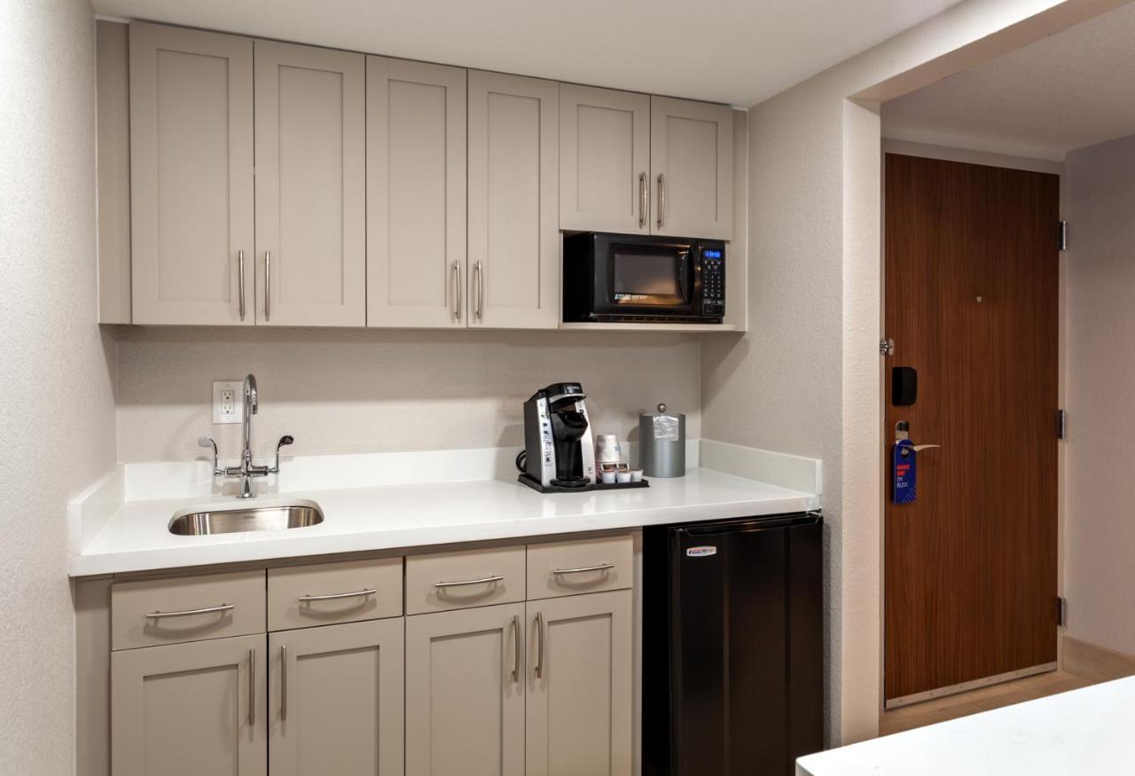 Holiday Inn Express Tampa-Brandon By Ihg Dış mekan fotoğraf