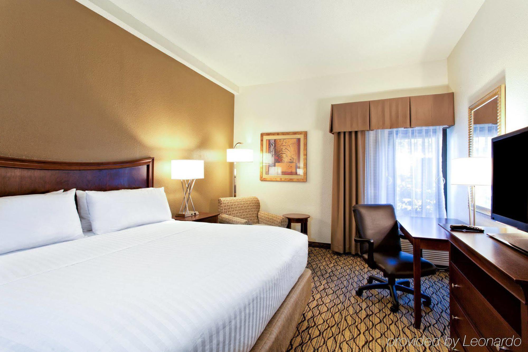 Holiday Inn Express Tampa-Brandon By Ihg Dış mekan fotoğraf